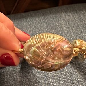 NWOT Bourbon and Bow Ties Iridescent Abalone Shell Bracelet